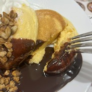 幸せのパンケーキ　梅田阪急東通り店