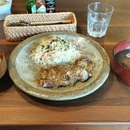 豚スジ肉のマスタードソース