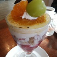 いちごパフェ