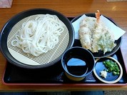 ざるうどんと天ぷら