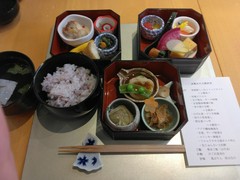 3段のお弁当ランチ