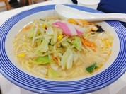 野菜がたっぷり、ヘルシーラーメン長崎ちゃんぽん。