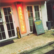 CAROLINE DINER