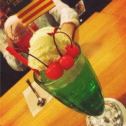 CAROLINE DINER
