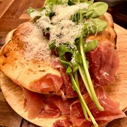 本格ナポリピッツァ ニューキッチンイロハ