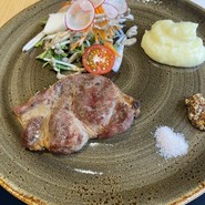 BRACERIA　PASTICCERIA　BOND