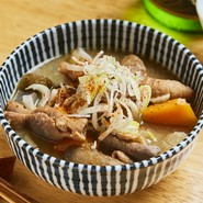 ブランド豚つまりポークのモツ煮込み
