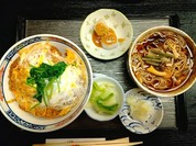 カツ丼と山菜蕎麦のセットメニュー