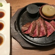 肉屋の量売り食堂　听屋