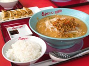 足立区発祥のくるまやラーメン、中でも鹿浜店は一番美味しいとの声が。この日はピリ辛挽肉味噌ラーメン。