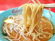 大好きな味噌バターラーメンの麺リフト（箸上げ）