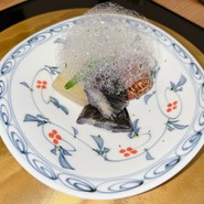 冷たい煮物（冬瓜　鷄のだし 茄子　鰹だし　新小芋　いりこだし　おくら　鰹だし　ゆずの泡）