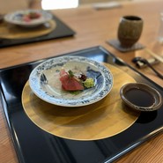 刺身（旬の刺身二種　境港の鮪と鯛）