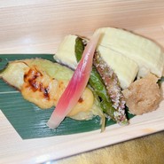 焼物 だし巻き玉子 丸茄子の田楽 万願寺とうがらし 肉詰め　みじんこ揚げ