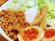 まぜそばの味玉美味そう