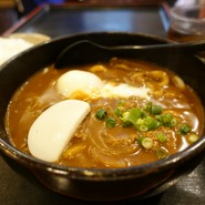 温泉卵入り牛かれーうどん