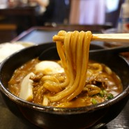 温泉卵入り牛かれーうどん