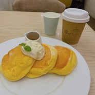 幸せのパンケーキ +レモンティー