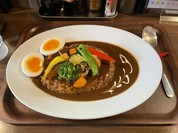 カレーライスたまご、野菜トッピング