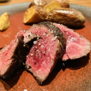 メインのステーキ