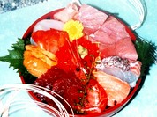 人気の海鮮丼　※テイクアウト可