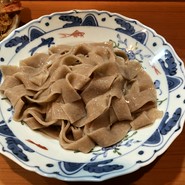 全粒粉うどんブルーチーズ出汁 ¥1,000