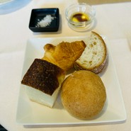 パンも食べ放題