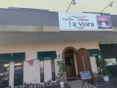 La　Mora