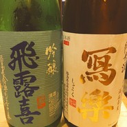 美味しい全国の美酒を¥400-¥600でどうぞ。