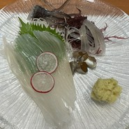 塩水ウニ、蟹味噌とかに身、活きイカお造り