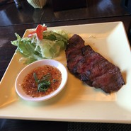 牛肉の炭火焼き