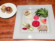 目でも楽しめる色鮮やかな前菜はこだわりの食材でそれぞれ抜群の美味しさです