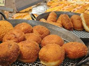 マミーマート足立島根店の人気ベーカリー。カレーパン。