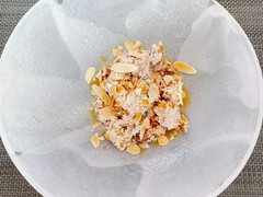 アーモンドチョコのセミフレッドオレンジキャラメルソース