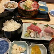 海鮮料理　魚春とと屋