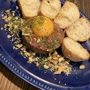 馬肉とくるみのタルタル