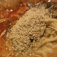 擦りおろしたゴマを投入！