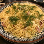 超大盛りのペペロンチーノ