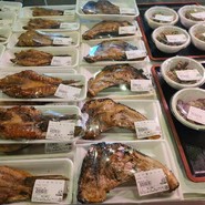 勝浦漁港 にぎわい市場