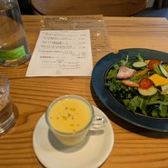 サラダと冷製スープ（コーン）