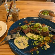 ＮＺ産ラムとパクチー フレッシュグリーントマトソース