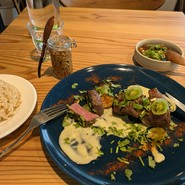 ＮＺ産ラムとパクチー フレッシュグリーントマトソース