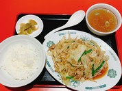 野菜炒め定食（ご飯少なめ）
