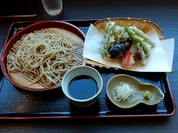 ざるそばと天ぷら盛り合わせ
