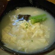 鱧と生湯葉の椀物（鱧のお出汁と生湯葉豆乳のコラボでまろやかな旨味を演出！）