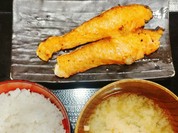 銀鮭の塩焼きと白飯と味噌汁。最高です！