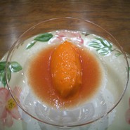 赤ピーマンのムース・トマトソース（トマトの酸味で赤ピーマンの甘みが引き立つ一品）