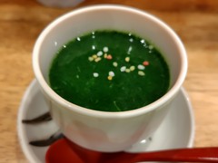 プレートランチには茶碗蒸し、ご飯、おみそ汁、香物がついていました