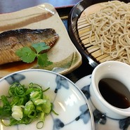 温かい蕎麦も選べる