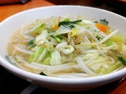 野菜だけでもお腹いっぱい、日高屋の野菜たっぷりタンメン。